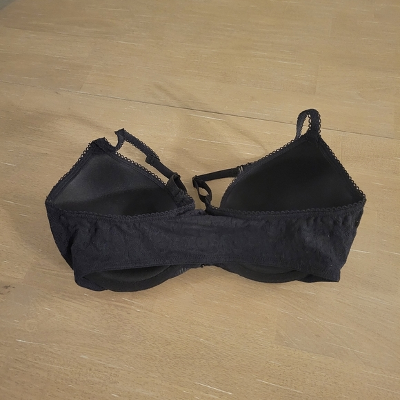 Victoria's Secret Push-Up Bra 32D - Picture 4 of 6